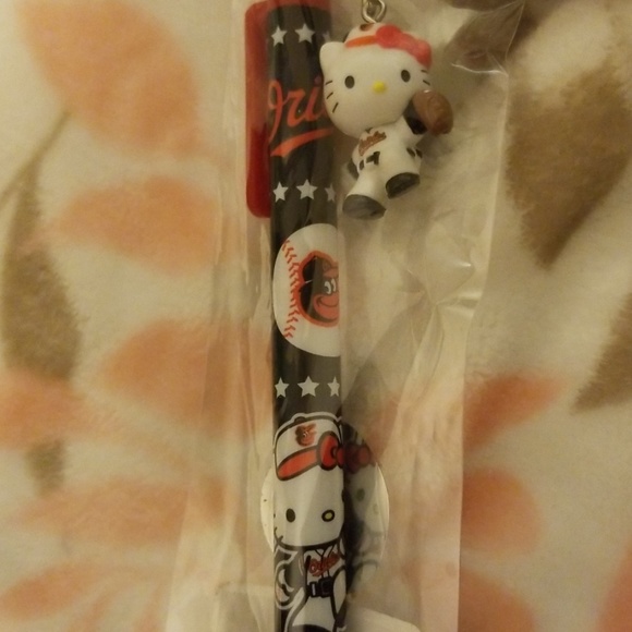 Hello Kitty MLB Pen w Charm: Baltimore Orioles - Picture 2 of 3